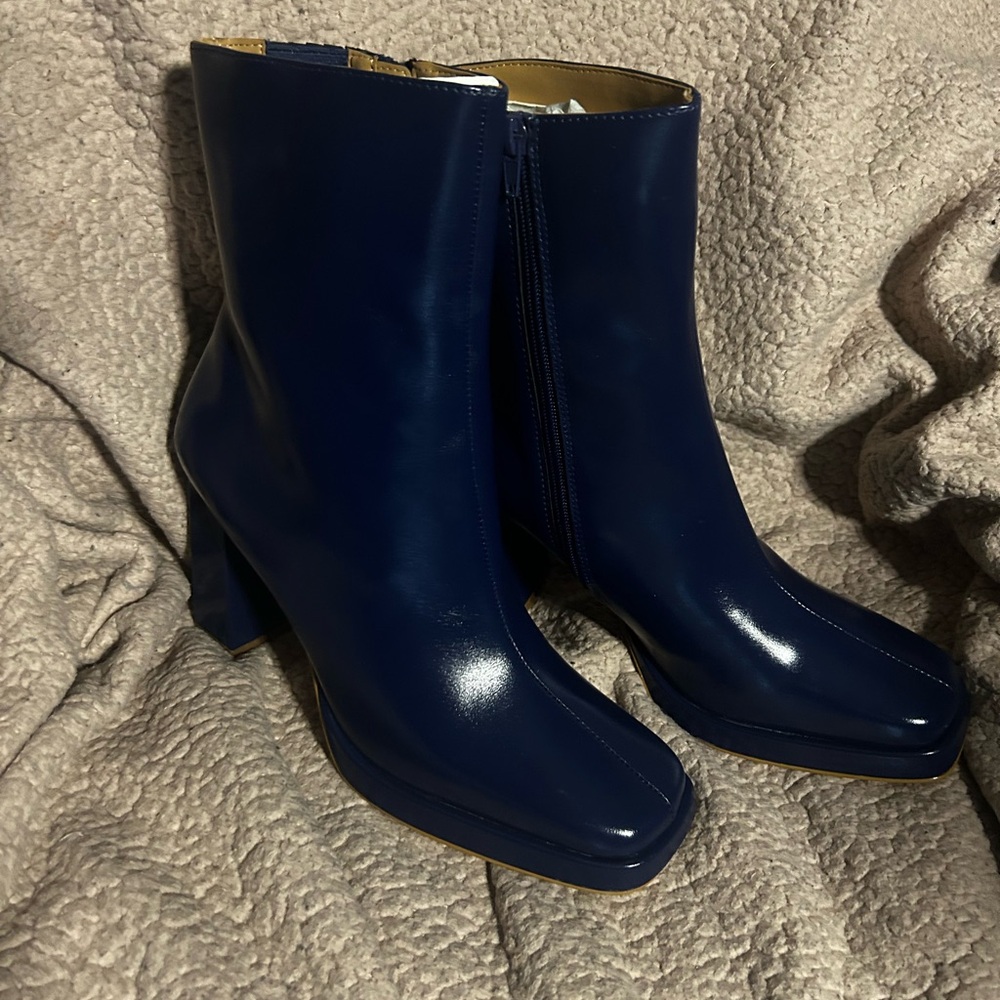 Steve Madden Freya Dark Blue Ankle Booties